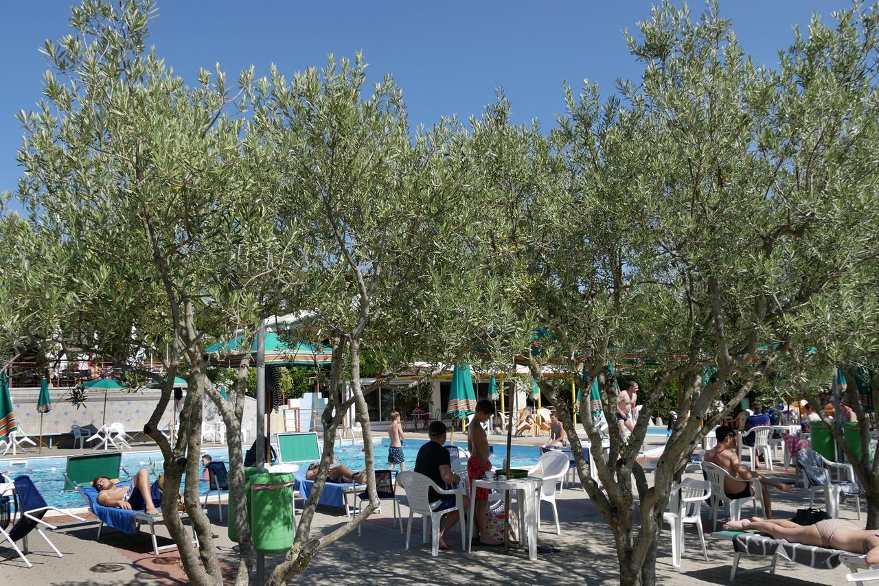 Camping Le Soline Hotel Murlo Buitenkant foto