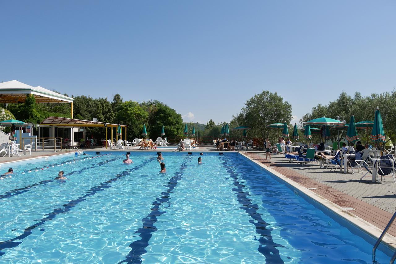 Camping Le Soline Hotel Murlo Buitenkant foto